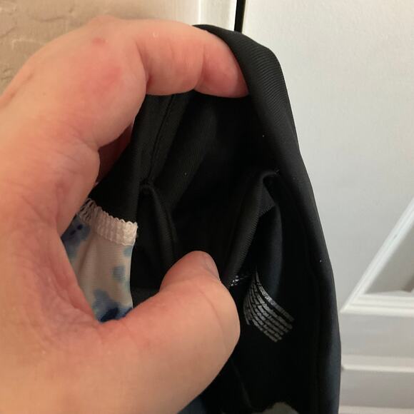 Victoria’s Secret VSX Y2K Knockout Blue Tie Dye Capri Leggings - Large - Picture 8 of 9